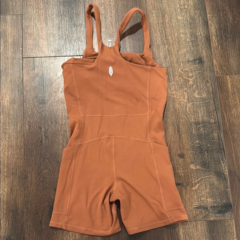 FP Movement NWOT Never Better athletic romper sequoia Brown size XS (0-2) - Picture 8 of 11